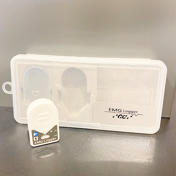 食いしばり検査機器（筋電計）